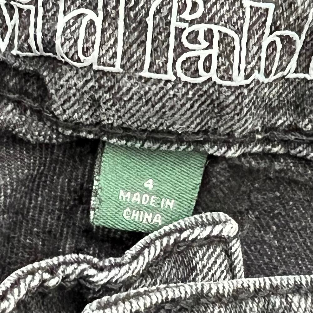 Wilde fable high rise mom jeans black distressed ankle length size 4 casual - Picture 5 of 6